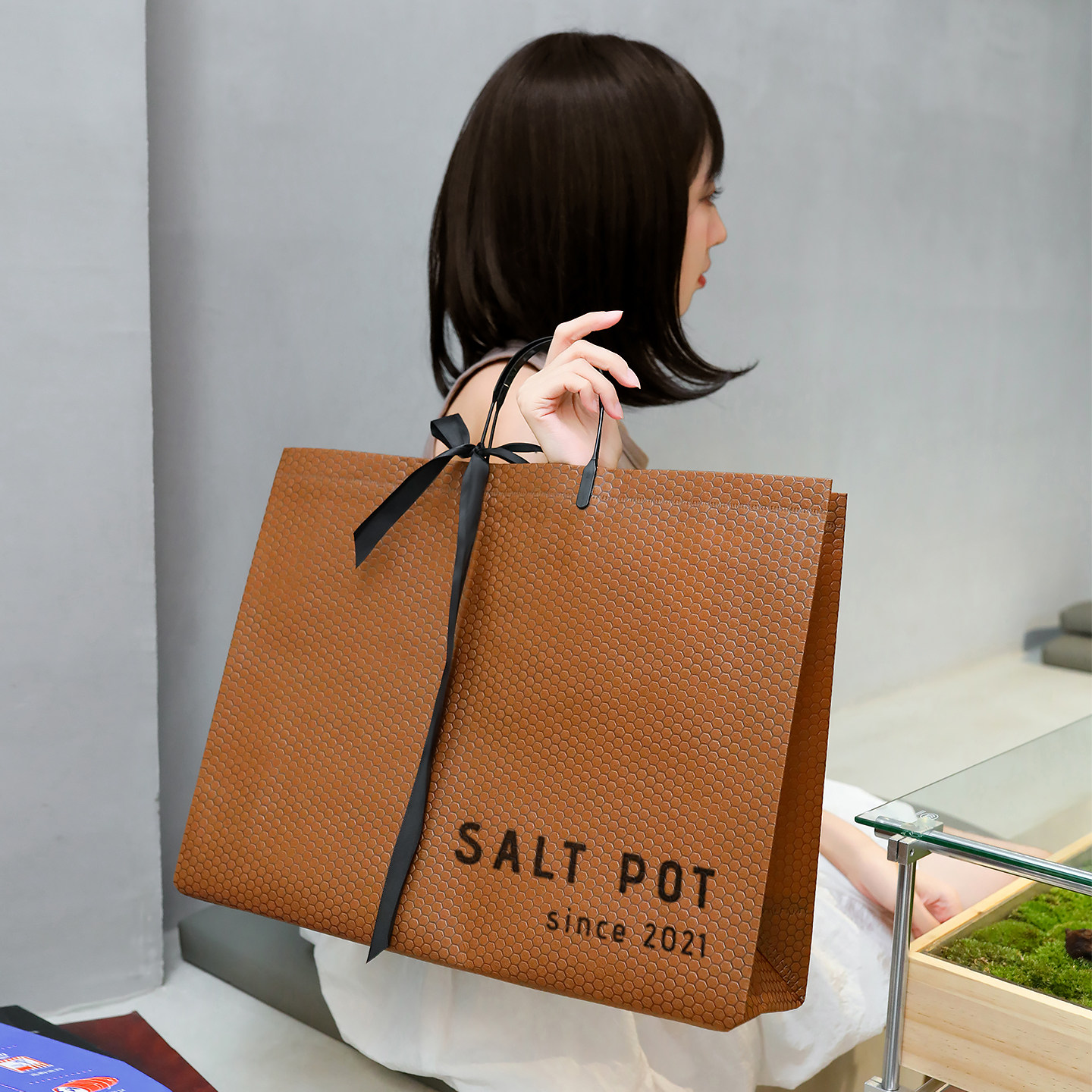 高级感无纺布手提袋服装店袋子女装店衣服用高端购物袋礼品袋定制图片