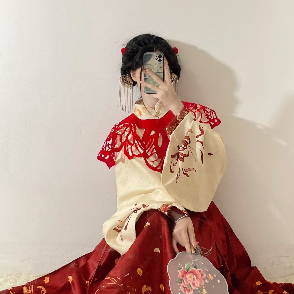 剪纸云肩成品无纺布植绒布走秀