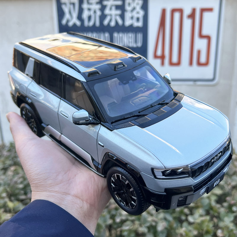 合金1/18仿真汽车模型