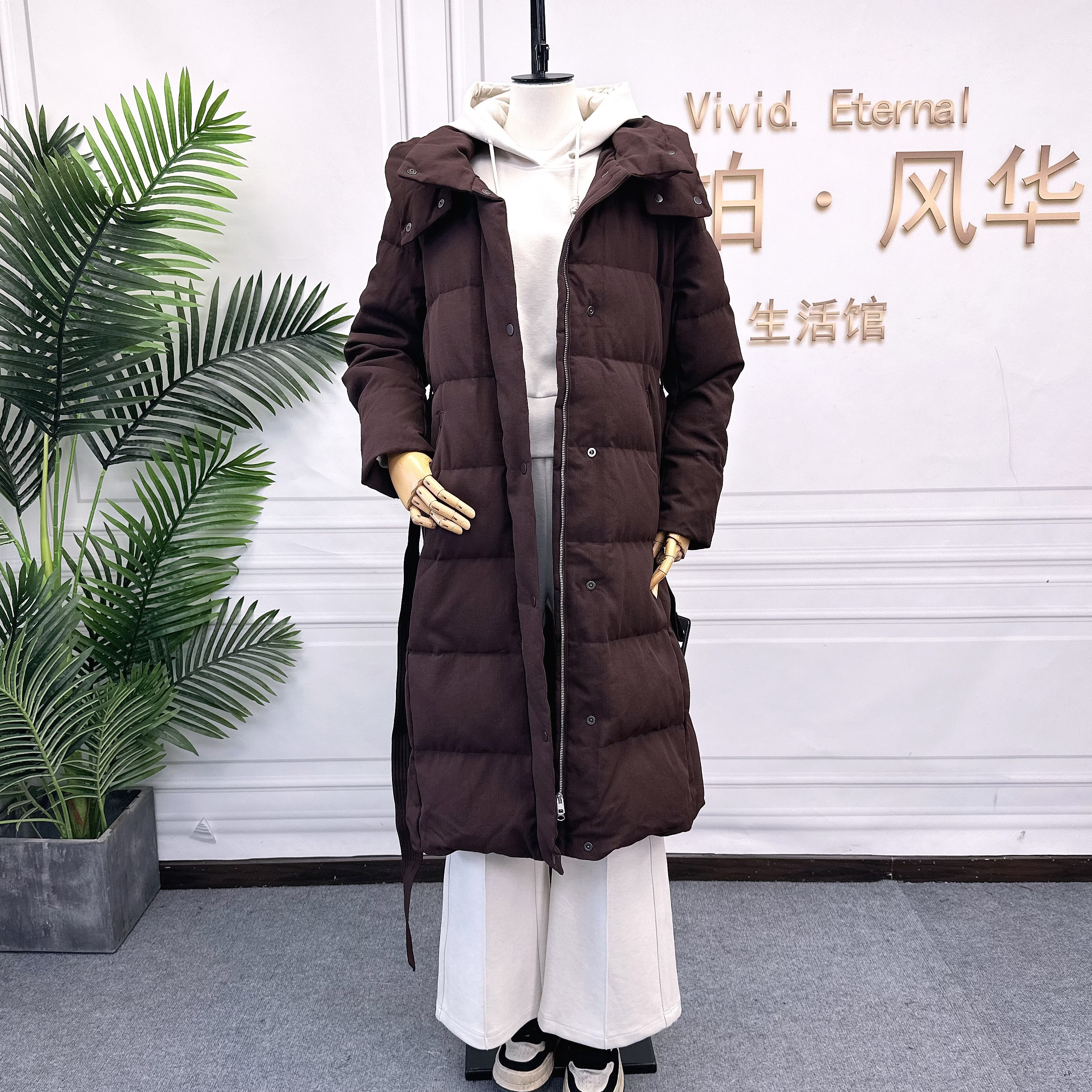 可路莎专柜247836冬季收腰系腰带修身连帽长款鹅绒服女长款羽绒服