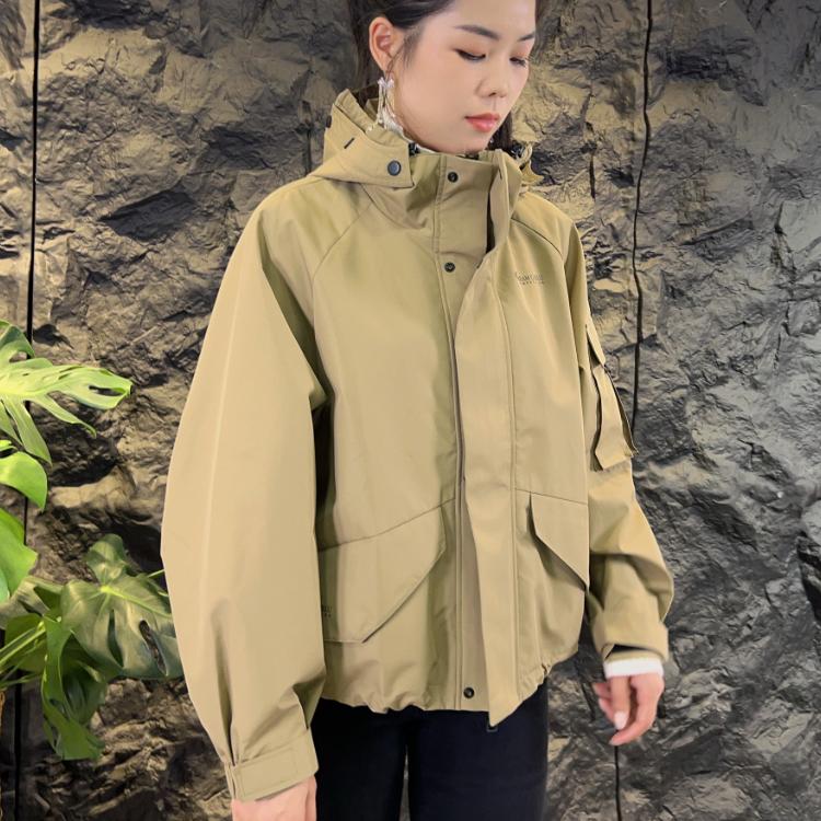 【可系】241027春秋宽松休闲连帽冲锋衣外套女短款工装夹克上衣