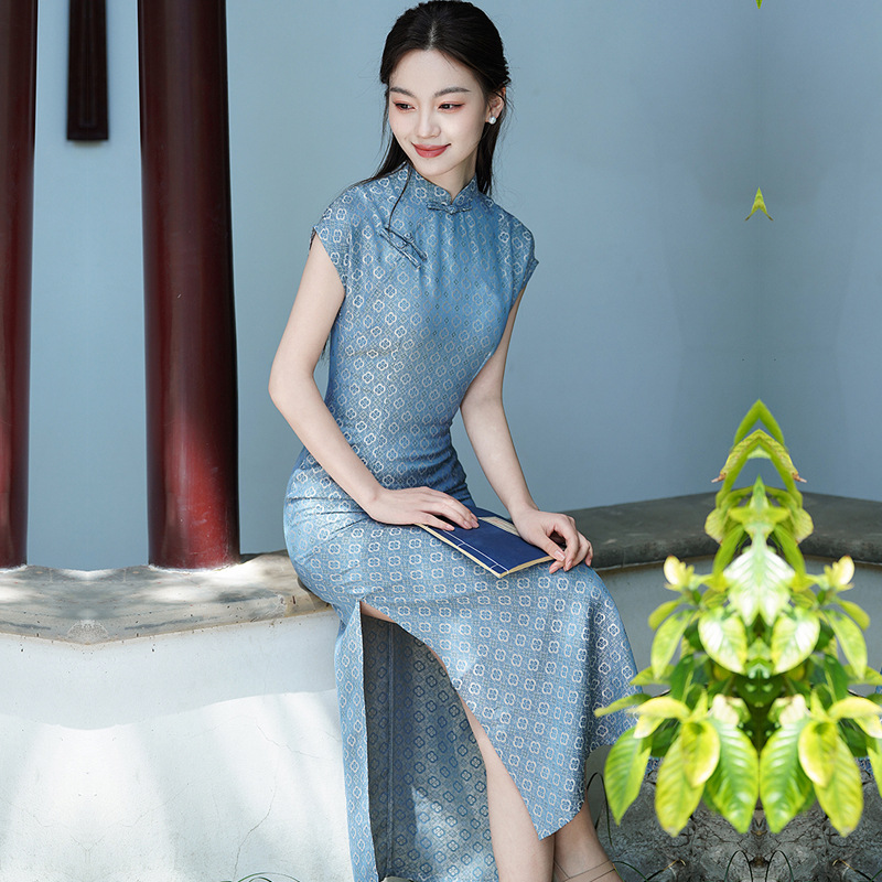 蔓楼兰官方逸红颜独特漂亮佐良佑善国际大牌旗袍先生崔万志旗舰店