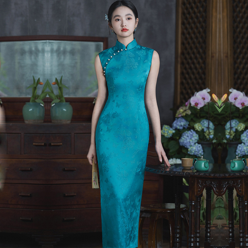 蔓楼兰官方逸红颜川黛半枫荷梦至超国际大牌旗袍先生崔万志旗舰店