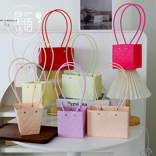 母亲节鲜花手提袋子防水牛皮纸插花小提花篮康乃馨花束插花盒diy