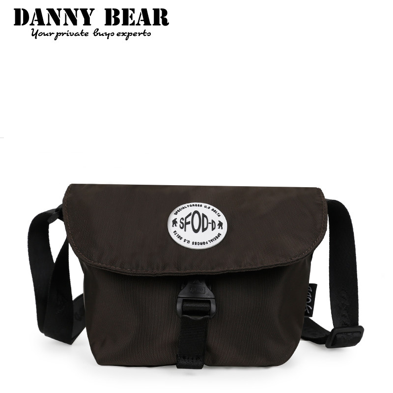 丹尼熊休闲斜挎包SD系列户外运动小包搭扣旅行包洗水布包包