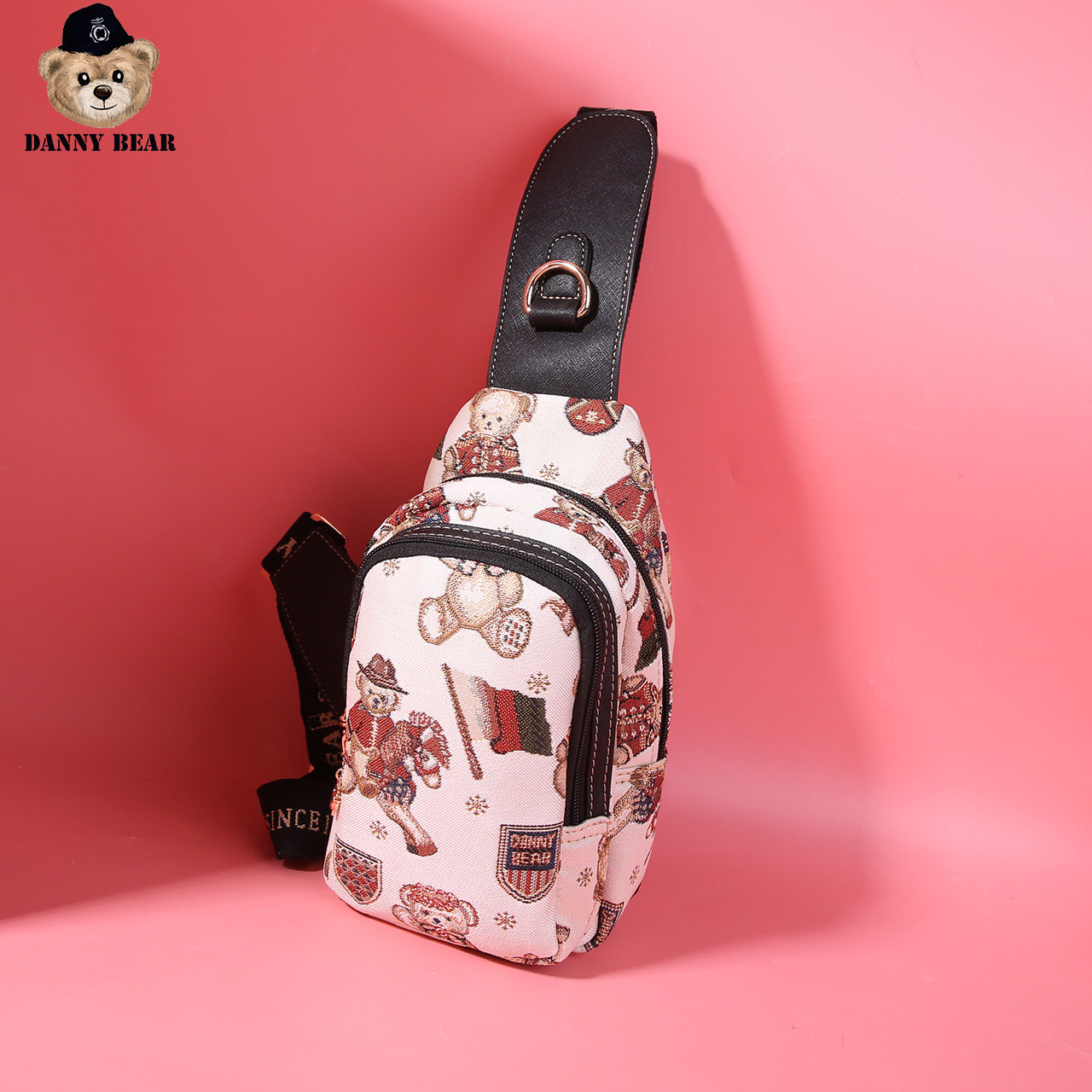 DannyBear/丹尼熊胸包2020新款户外运动包男女旅行斜挎小包休闲包