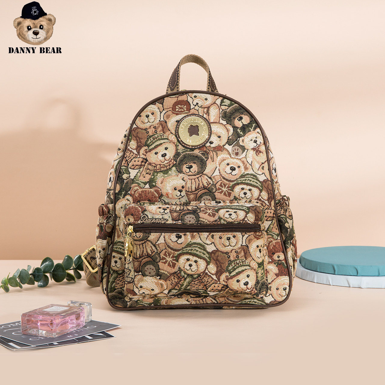 丹尼熊旅行双肩包学生背包女包包新款个性休闲小熊布包DMB9115128