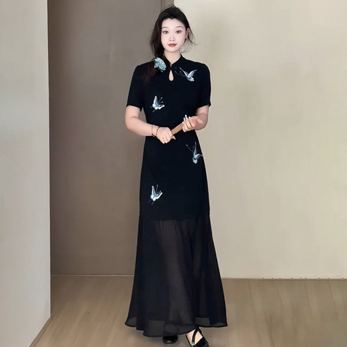 大码女装胖mm新中式水滴领蝴蝶绣花旗袍连衣裙2026夏季显瘦长裙子
