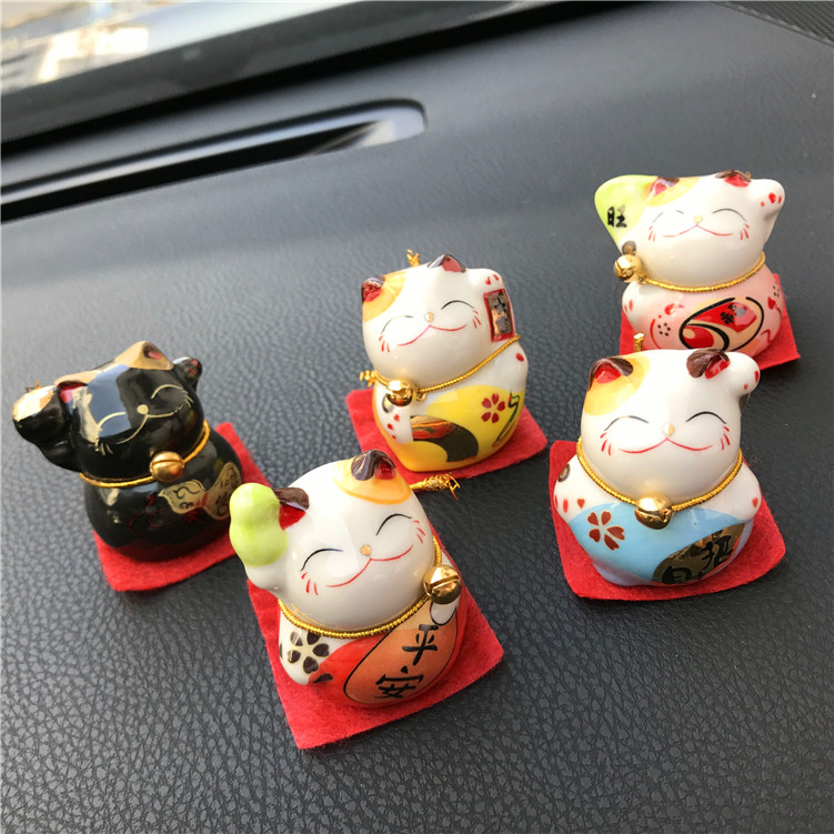 招财猫汽车摆件保平安创意陶瓷车载装饰品车内用品小玩偶可爱公仔