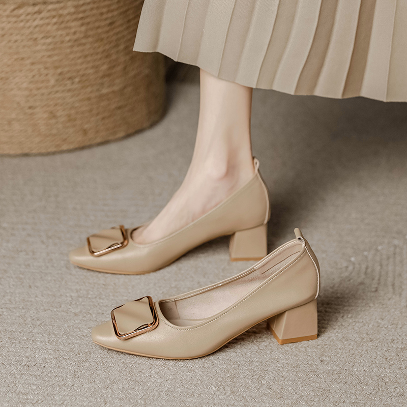 裸色中跟真皮方头粗跟高跟鞋女