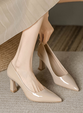 裸色尖头粗跟高跟鞋女浅口7厘米2025新款软皮5cm配裙子春秋单鞋