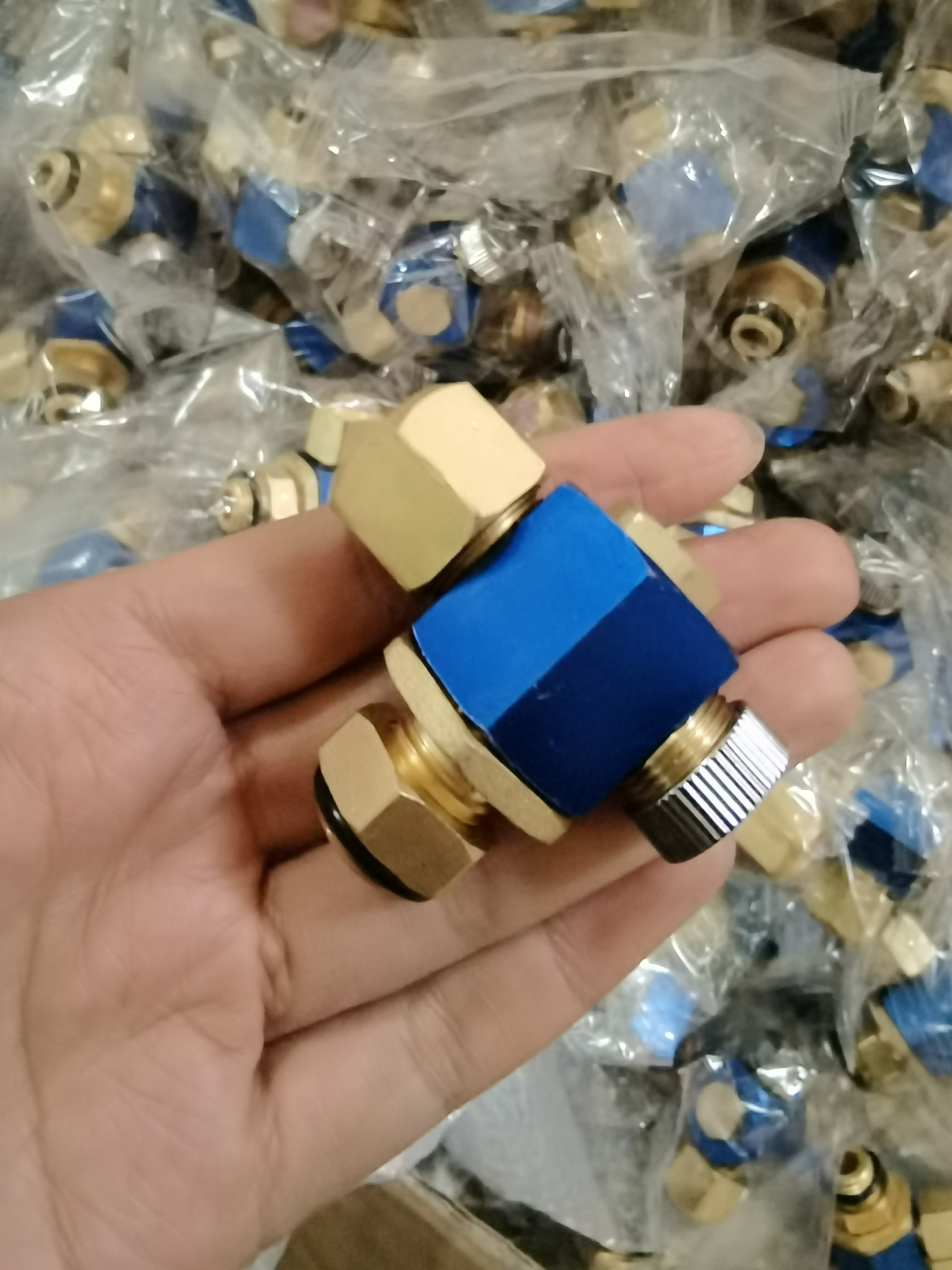 高压雾化扇形陶瓷喷头小蜜蜂喷嘴儿远射程两用打药机通用喷头