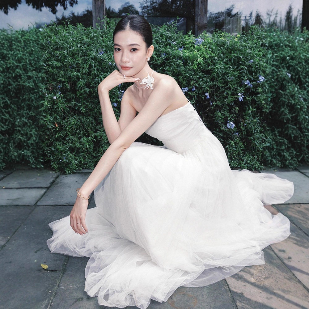新娘白色订婚礼服公主风超仙裸纱领证登记轻婚纱出门纱抹胸连衣裙
