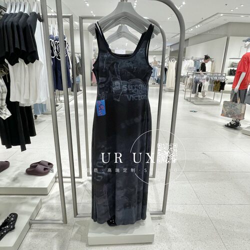 UR UX2025夏季时尚气质新款女装复古休闲印花户外穿搭无袖连衣裙