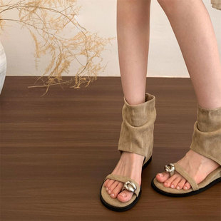 6CM内增高复古金属扣夹趾罗马凉鞋女2026夏季新款配裙子露趾凉靴