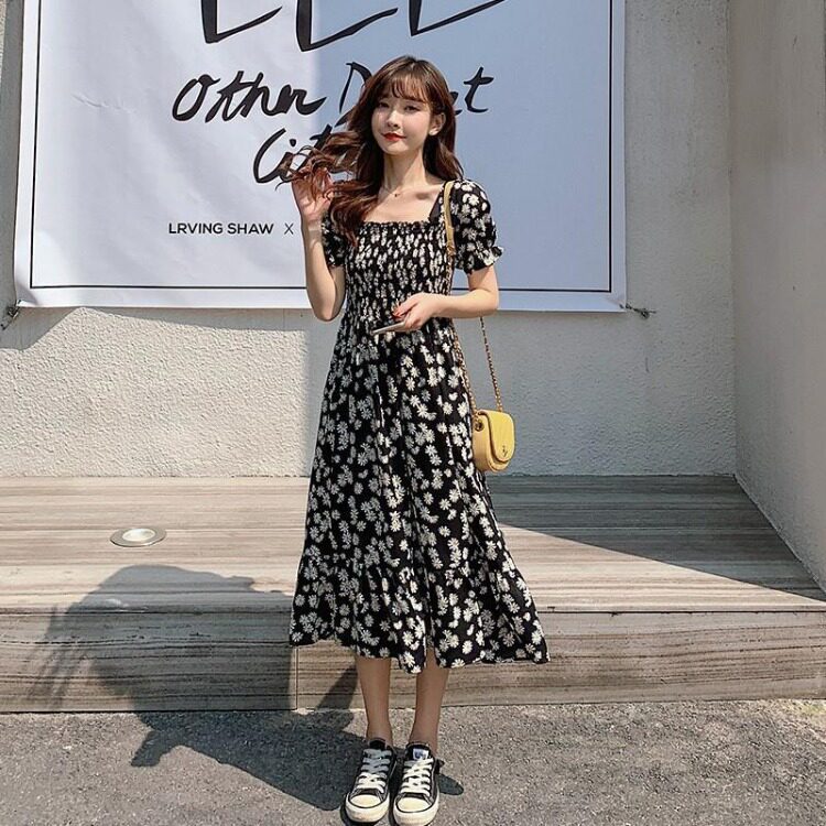 2024年夏季女装新款法法式连衣裙小雏菊碎花形修身显廋