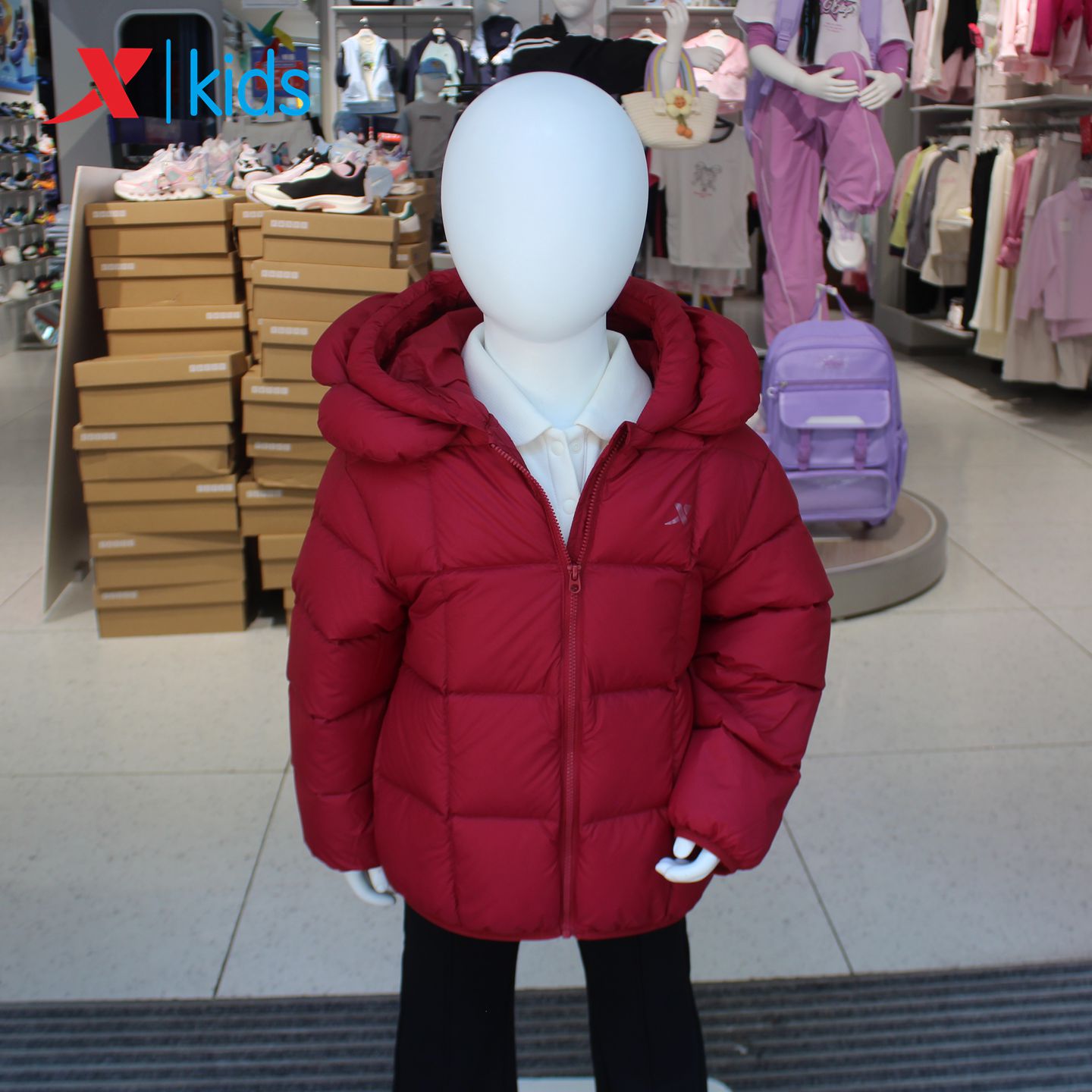 特步儿童2026冬季新款女小童短款羽绒服连帽萌趣外套674424193218