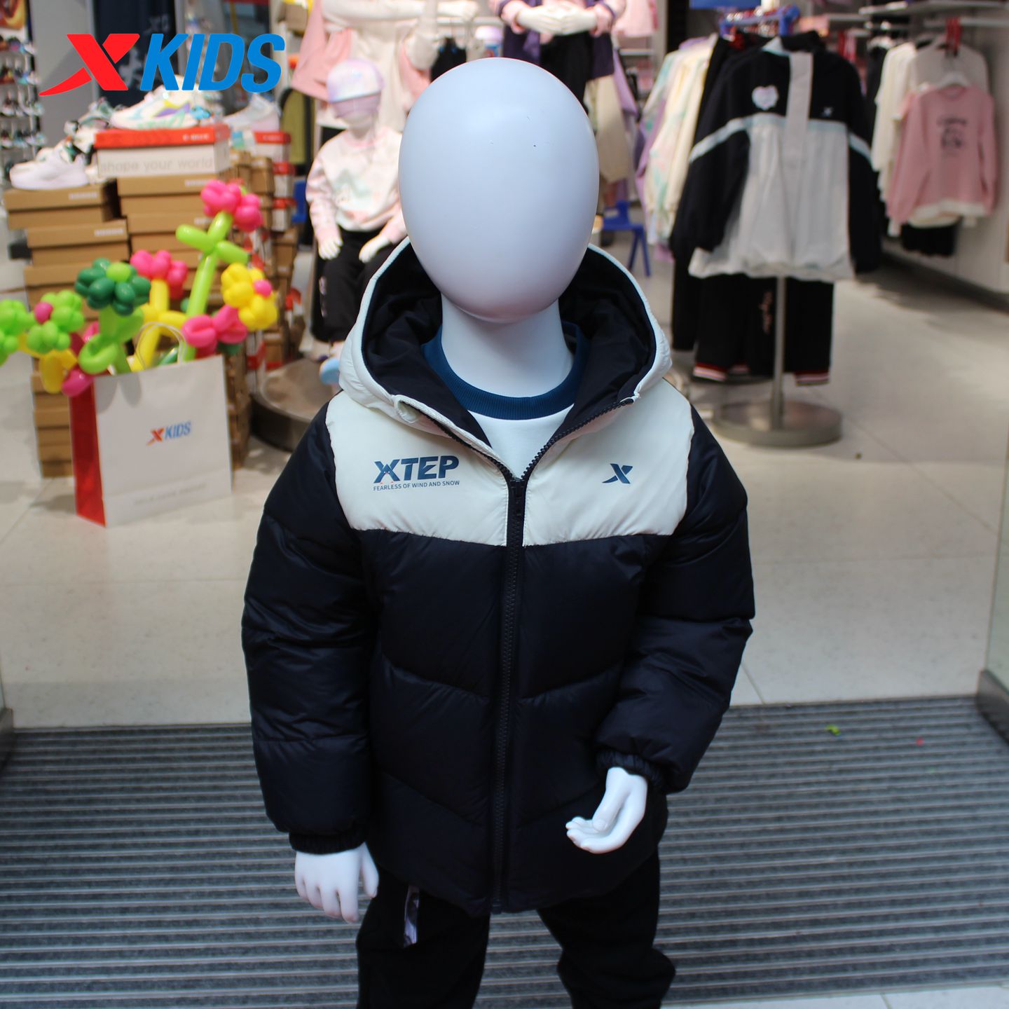 特步儿童2025冬季新款男小童羽绒服户外加厚保暖外套675425193248