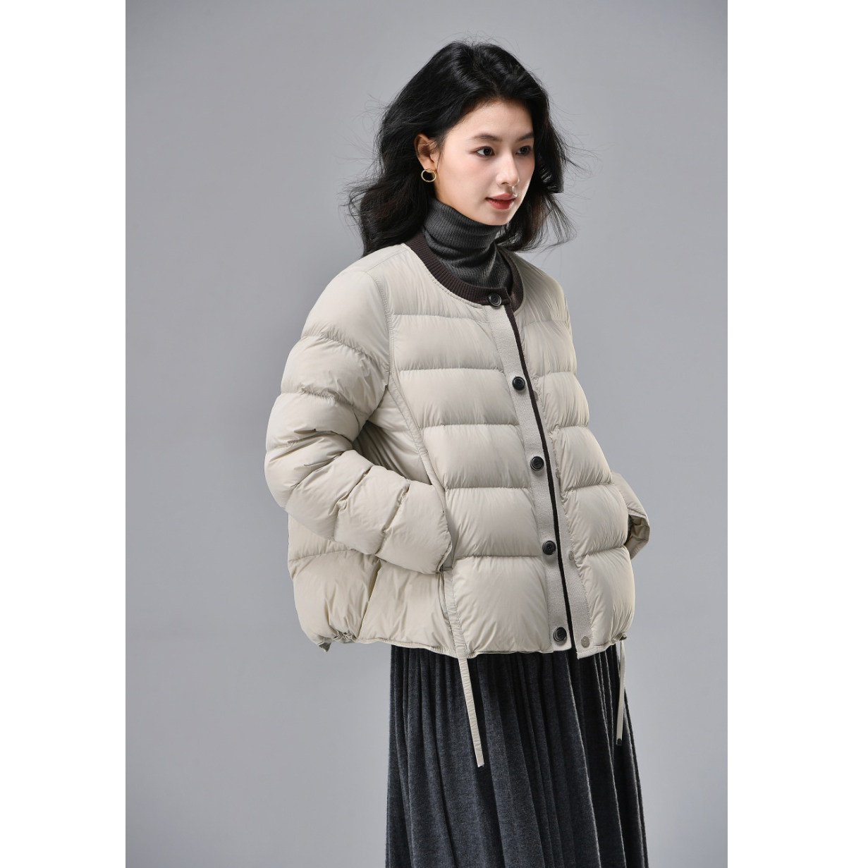 冬季新款文艺圆领轻薄款羽绒服女时尚韩版休闲短款90白鸭绒外套女