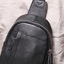 2025秋冬骆嘉新款男士斜挎包真皮胸包女士牛皮休闲运动小背包