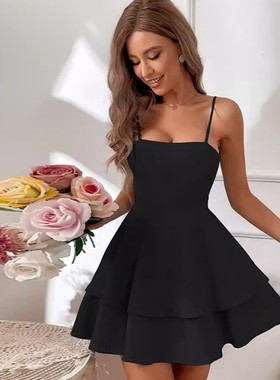 A backless bow suspender cake skirt露背蝴蝶结吊带蛋糕群短裙