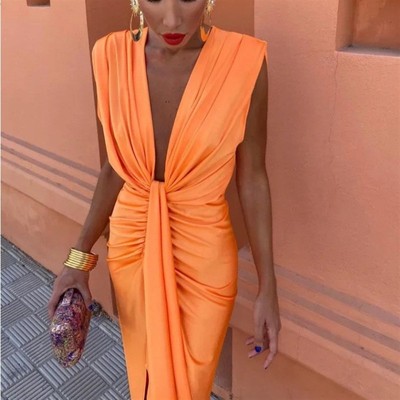 Satin V-neck pleated sleeveless dress  缎面V领褶皱无袖连衣裙