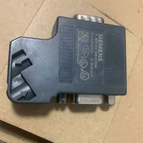 数据总线插头，型号为972-0BB42全新