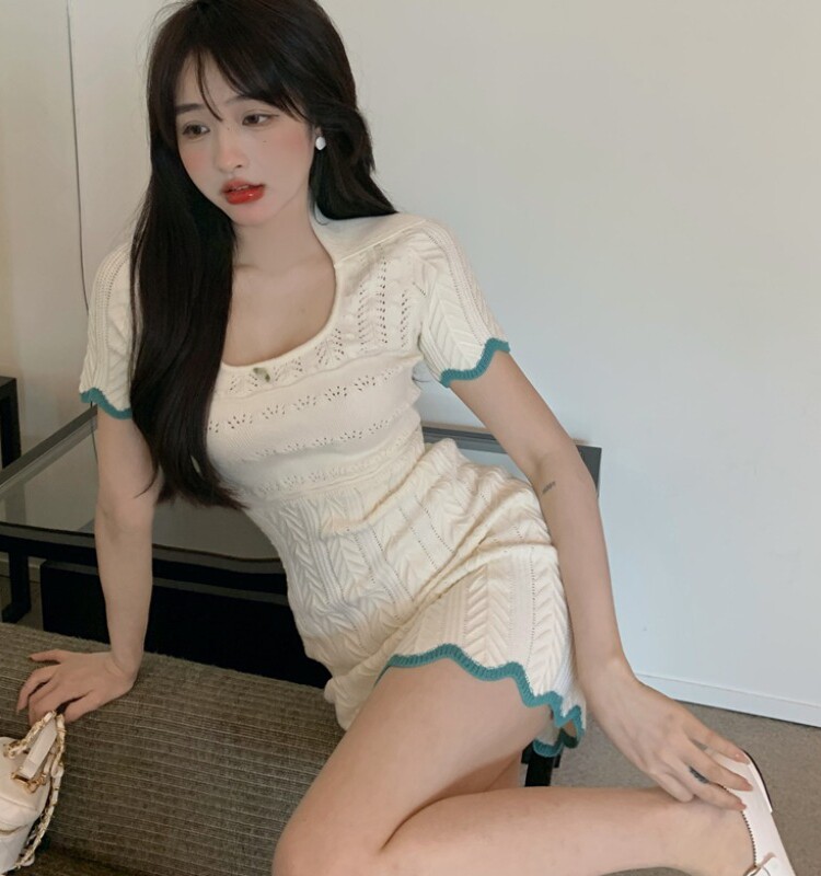 타이트한 엉덩이 포옹 스커트 솔리드 컬러 순수한 정욕 달콤하고 날씬한 하이 웨이스트 핫걸 짧은 스커트 작은 몸매를 위한 섹시한 니트 드레스