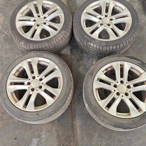 议价奔驰C200原厂拆车轮胎轮毂一套，17寸，规格225/45R