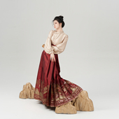 万里织造司原创明制汉服过年马面裙女半身裙敬酒服订婚服秋冬套装