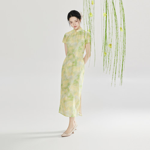 织造司[拂春风]新中式绿色旗袍女夏2026新款油画连衣裙子日常可穿