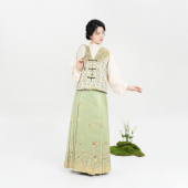 国风V领盘扣马甲背心坎肩织锦提花马夹女 新中式 织造司 洛阳花园