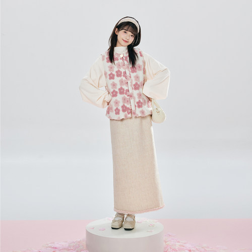 织造司[春桃朵朵]新中式圆领比甲立体花呢绒面马甲女款2025新款冬