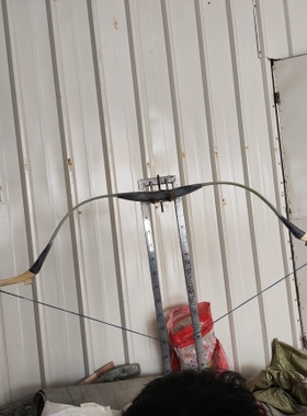 长梢清弓。传统弓箭。可定做外观。20磅到90磅可做。