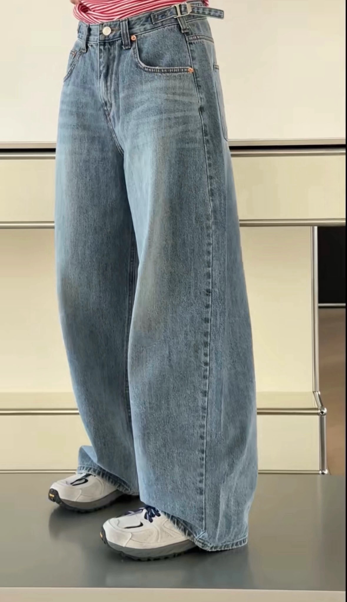 诗歌兰女装2026早春款 H7622慵懒美式街头复古侧扣直筒牛仔裤女