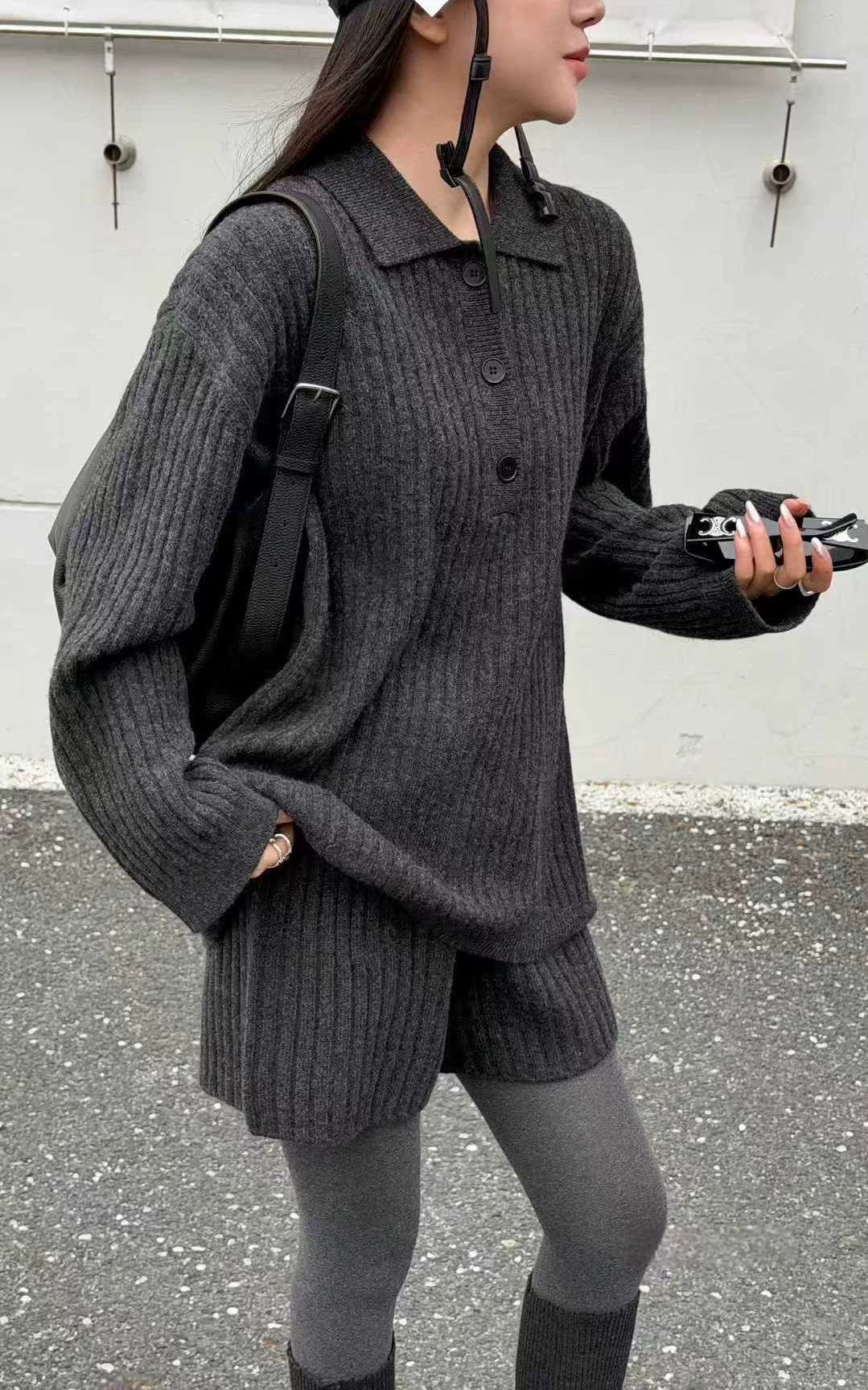 诗歌兰女装2025冬款 85905简约温柔潮流竖宽条纹翻领羊毛毛衣女