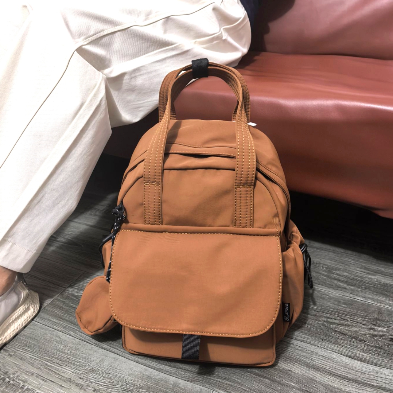 双肩包女大容量轻便旅游背包书包