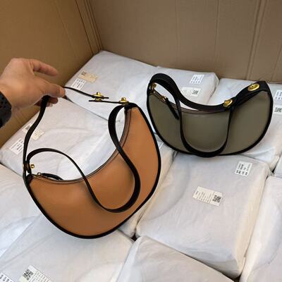 大厂代工！限量几十个！！正价900+！经典半月包牛皮撞色腋下挎包