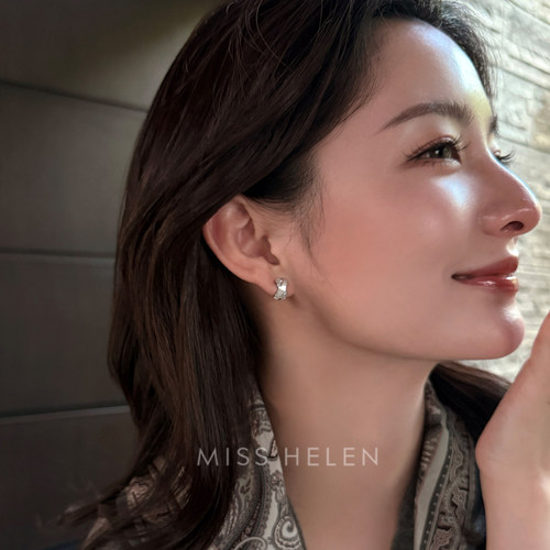 MISS HELEN 幻彩流光交叉贝母闪闪耳夹女时尚轻奢设计耳饰耳环