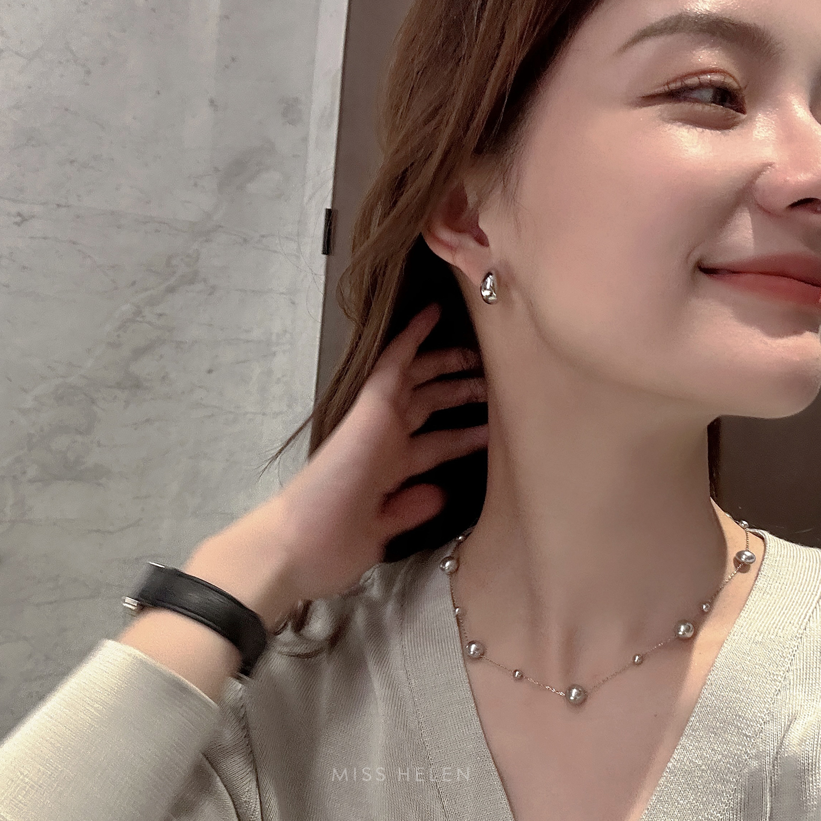 月牙小金豆豆新品通勤耳钉