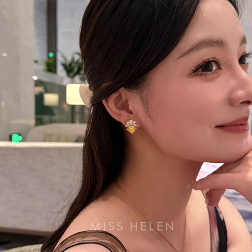 MISS HELEN 蜂浆香芋锆石银针耳钉耳夹无耳洞通勤小众设计耳饰