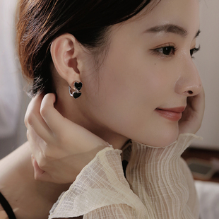 MISS HELEN黑色桃心愛心滴釉硅膠耳夾無耳洞無痛不掉氣質(zhì)通勤簡約