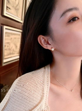 MISS HELEN一克拉莫桑钻耳扣硅胶耳夹女气质通勤耳钉简约耳饰耳环