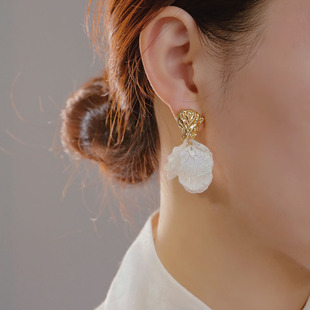 MISS HELEN人鱼姬」夸张花瓣耳钉耳夹小众设计森系气质无耳洞耳饰