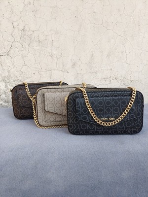 2023春夏女式外贸小众新款欧美简约字母拉链单肩包斜挎信封相机包