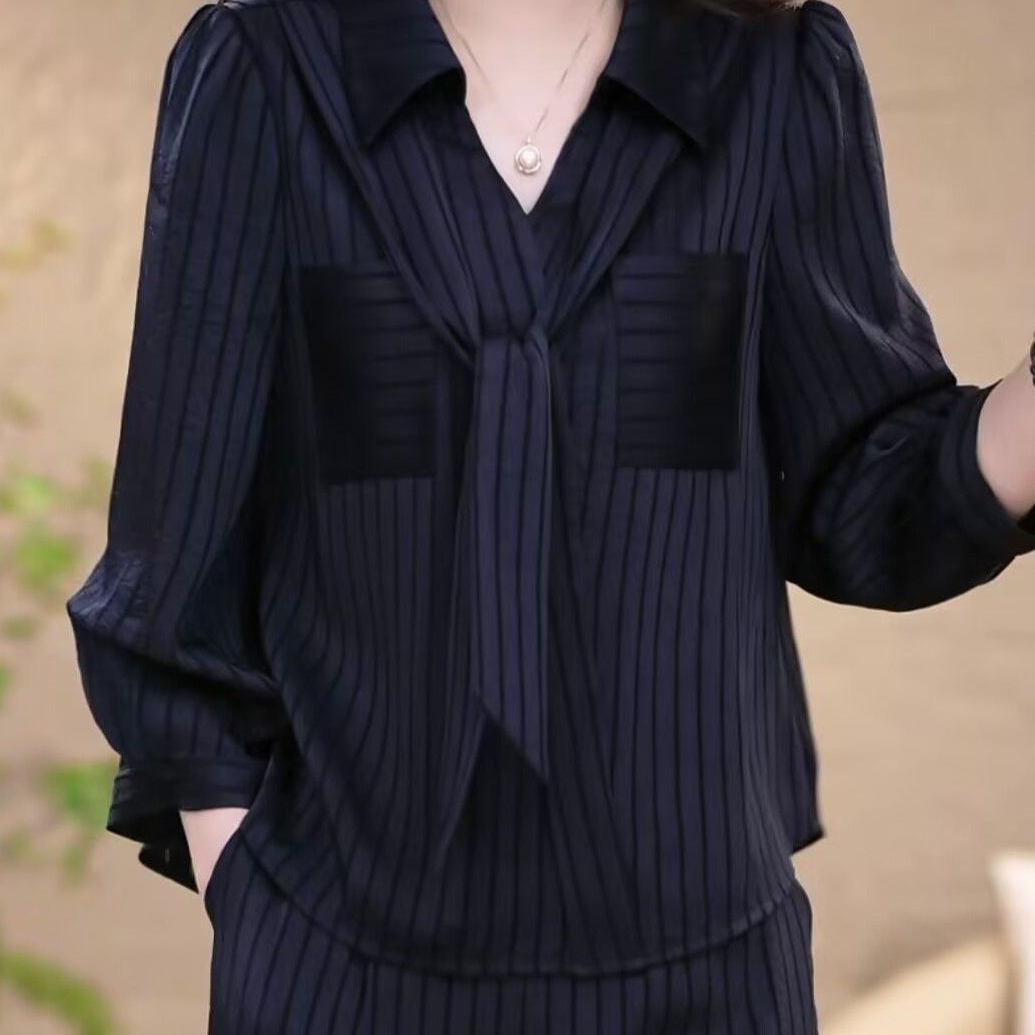 新款高级早秋优雅显瘦秋季时尚薄款条纹飘带爆款单件蓝色上衣2025