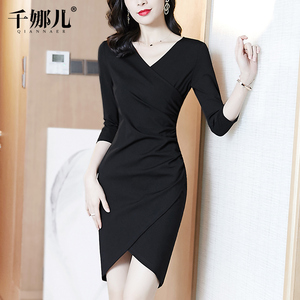连衣裙春秋装2026新款女黑色显瘦包臀裙子气质中长款不规则小黑裙