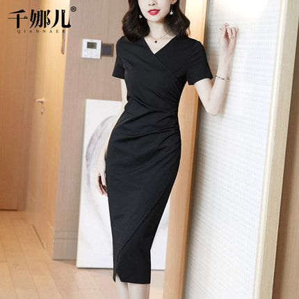 黑色长裙连衣裙女夏季2026新款包臀高端V领收腰修身显瘦气质裙子
