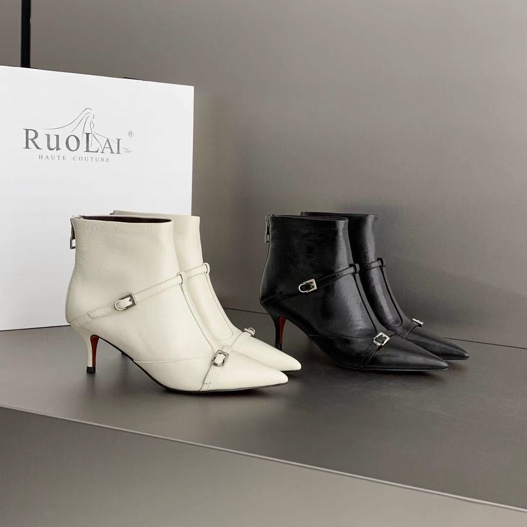 欧美风尖头高跟短靴女冬季皮带扣瘦瘦靴百搭时装靴白色皮靴细跟靴