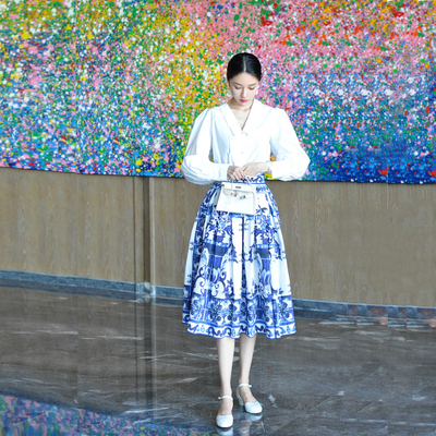 纯棉2022年夏季印花V领白衬衫